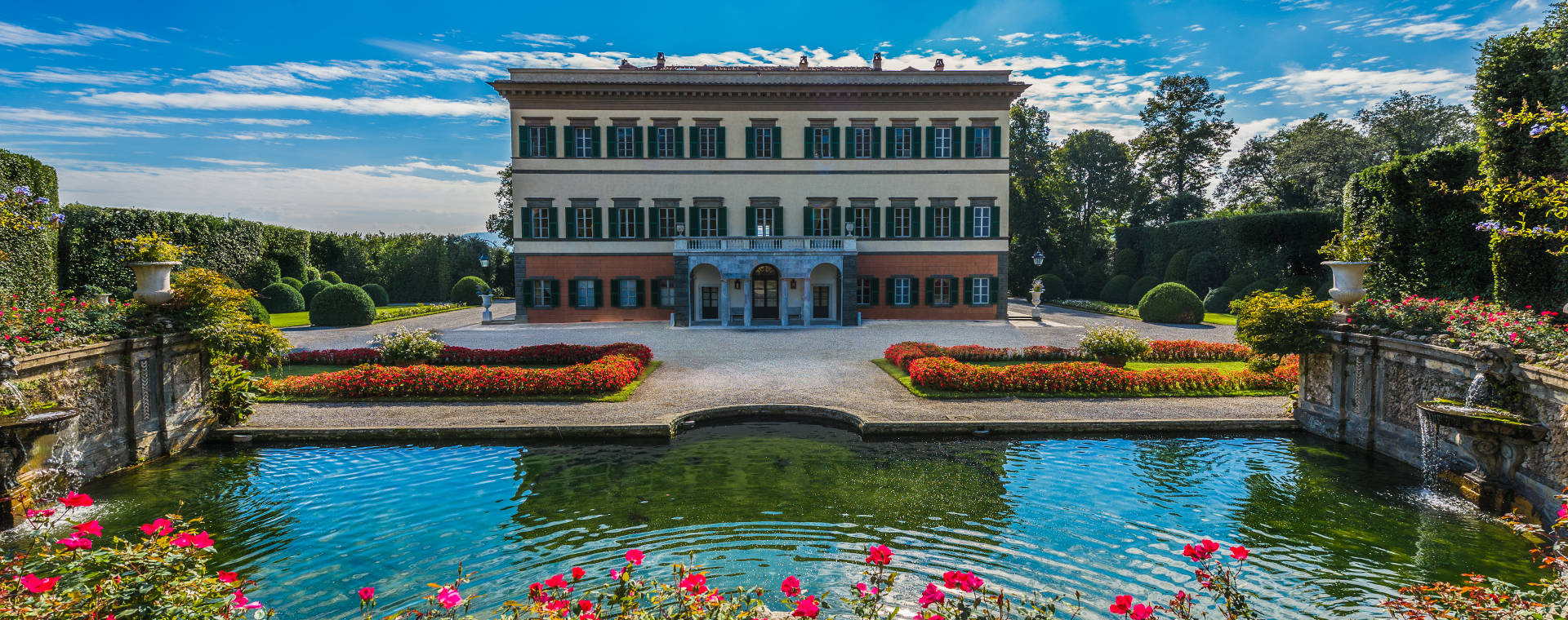 villa reale facciata e parco